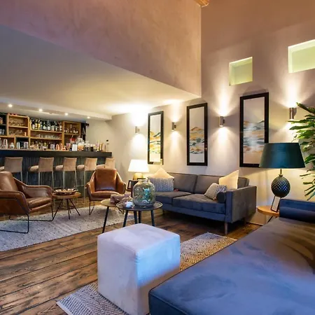 Domaine La Pierre Blanche 4* Eygalières