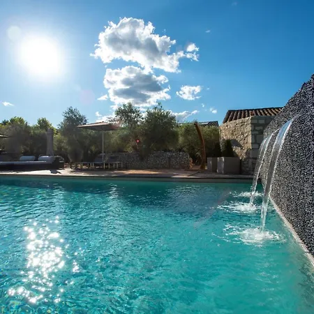 Hotel Domaine La Pierre Blanche