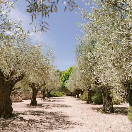 Domaine La Pierre Blanche 4*